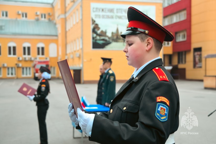 В Академии ГПС МЧС России приняли Торжественную клятву кадеты