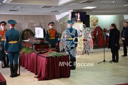 Личный состав МЧС России простился с Алексеем Федосеевым 