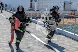 Курсанты Академии приняли участие в пожарно-тактических учениях в Геленджике