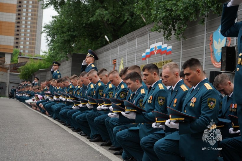 В Академии ГПС МЧС России состоялся выпуск молодых специалистов