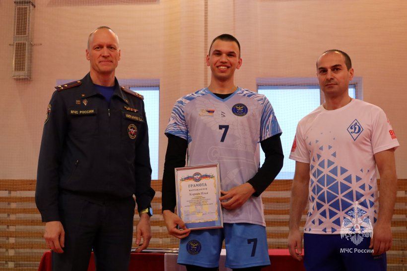  Сборная команда Академии одержала победу в турнире по волейболу