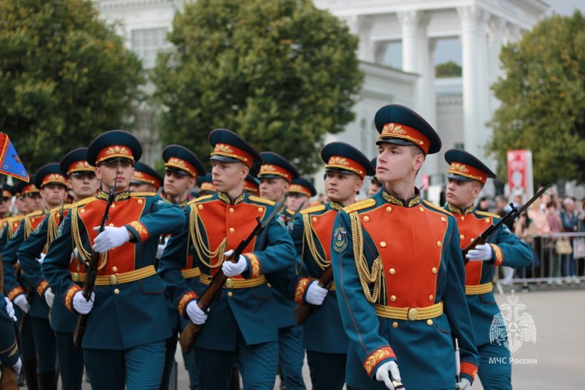 Курсанты и студенты Академии приняли Присягу и дали торжественную Клятву