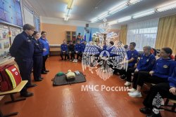 Студенты Академии провели кадетам МБОУ «Веселёвской средней общеобразовательной школы» урок по основам первой помощи