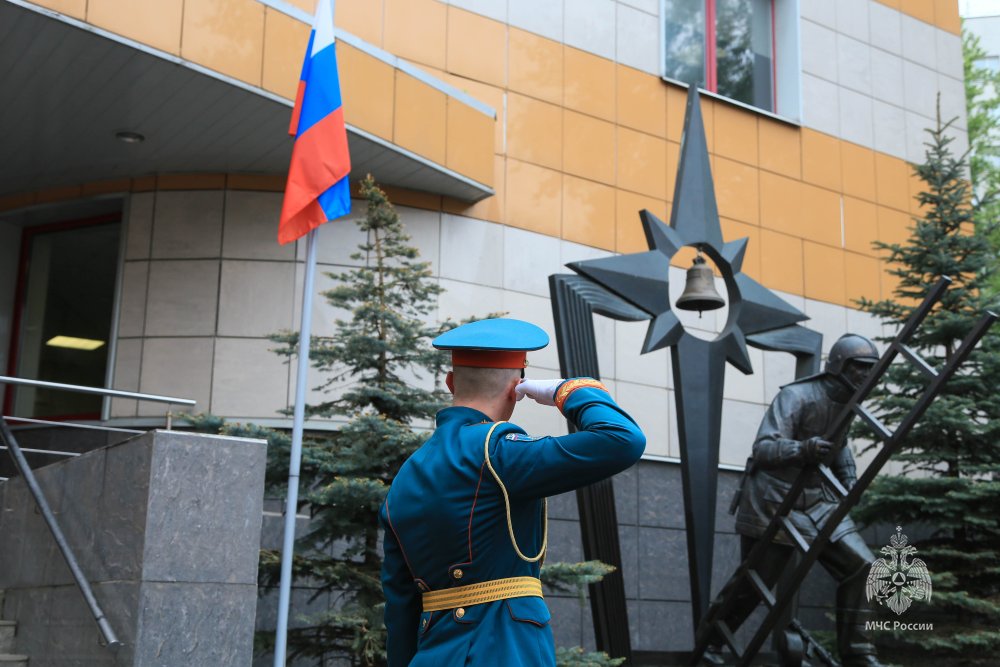 На плацу Академии состоялось построение постоянного и переменного состава