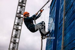 В МЧС России впервые стартовали соревнования по спасательному спорту