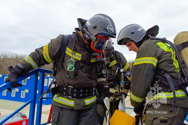  Курсанты Академии ликвидировали условный пожар в Геленджике