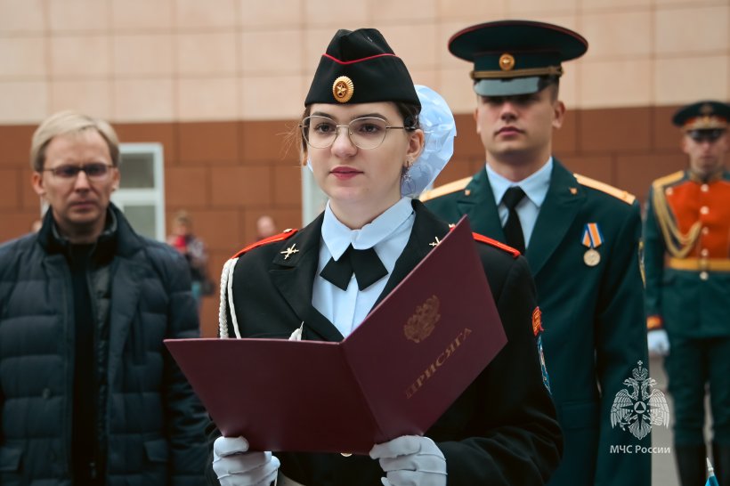 В Академии ГПС МЧС России приняли Торжественную клятву кадеты