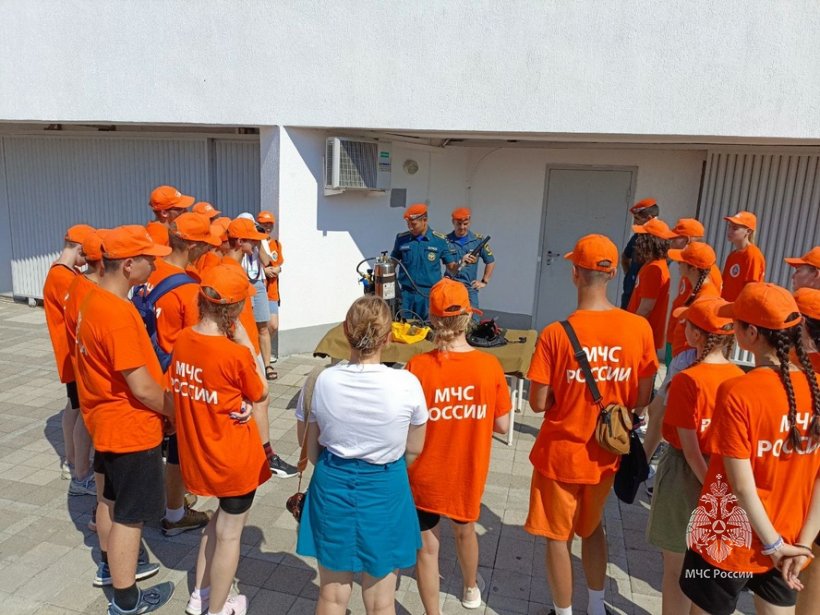 Личный состав Академии провел открытый урок во Всероссийском детском центре "Орленок"