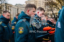 Личный состав Академии возложил цветы к Могиле Неизвестного в Александровском саду