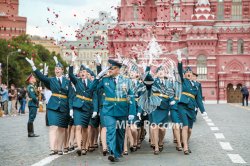 На Красной площади вручили дипломы молодым специалистам Академии