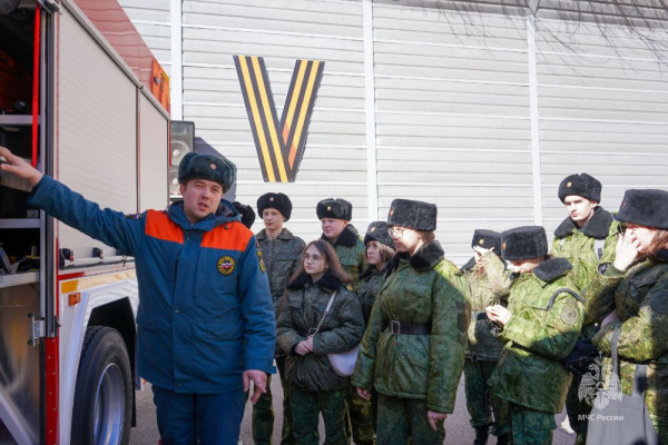 Академия ГПС МЧС России открыла свои двери для кадетов Московских школ.