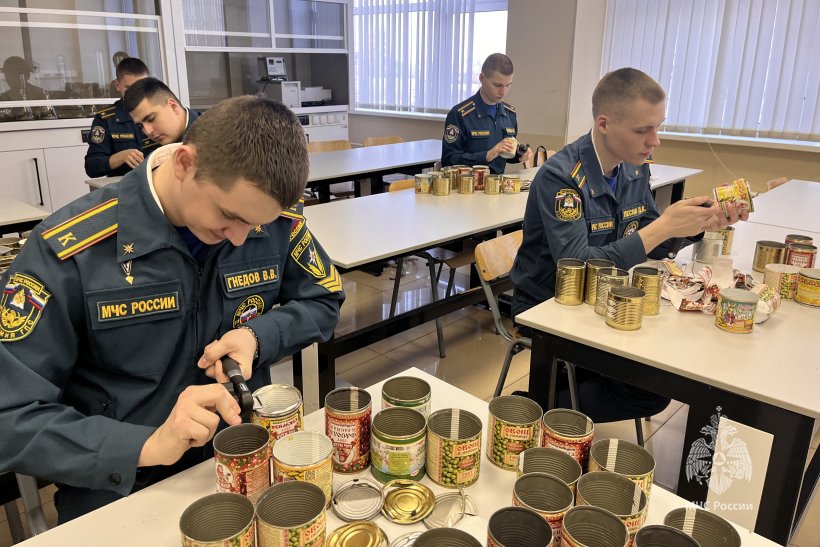 Личный состав Академии ГПС МЧС России продолжает оказывать посильную помощь участникам СВО
