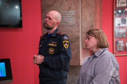 Правнучка маршала Жукова встретилась с обучающимся вузов МЧС России 