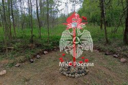 Поисковики Академии установили памятник советским воинам