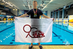 Сотрудник Академии стал серебряным призером XXX Кубка России по плаванию в категории «Мастерс»