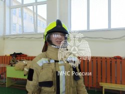 Сотрудники Академии ГПС МЧС России провели занятие с кадетами Веселевской школы