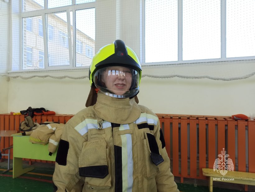 Сотрудники Академии ГПС МЧС России провели занятие с кадетами Веселевской школы