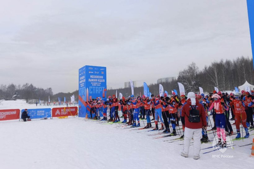 Личный состав Академии ГПС МЧС России принял участие в московской гонке «Лыжня России»