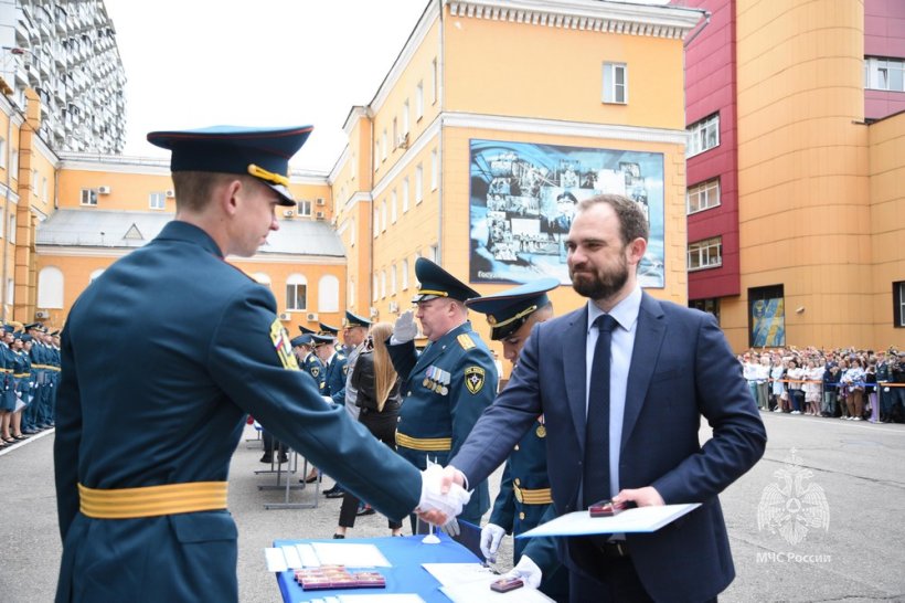 В Академии ГПС МЧС России состоялся выпуск молодых специалистов