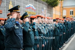 Символ чести и ответственности: курсантам вручили оранжевые береты