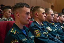 Правнучка маршала Жукова встретилась с обучающимся вузов МЧС России 