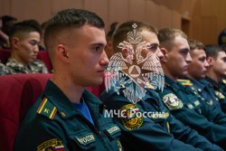 Правнучка маршала Жукова встретилась с обучающимся вузов МЧС России 