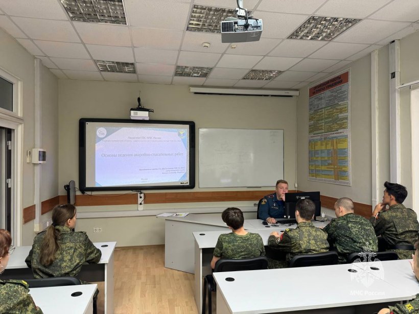 28 сентября были проведены практические занятия, мастер-классы и деловые игры по направлению предпрофессиональной подготовки с обучающимися 10-11 классов в рамках цикла мероприятий профориентационной направленности «Вузы - кадетам Москвы» 