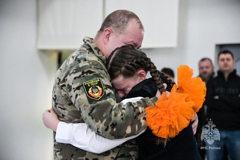 «Клянусь!»: ученики класса МЧС России принесли клятву кадета