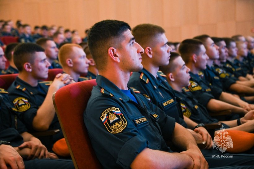 «ПОЗЫВНОЙ 3.9.2.» – легендарный огнеборец и слушатель Академии