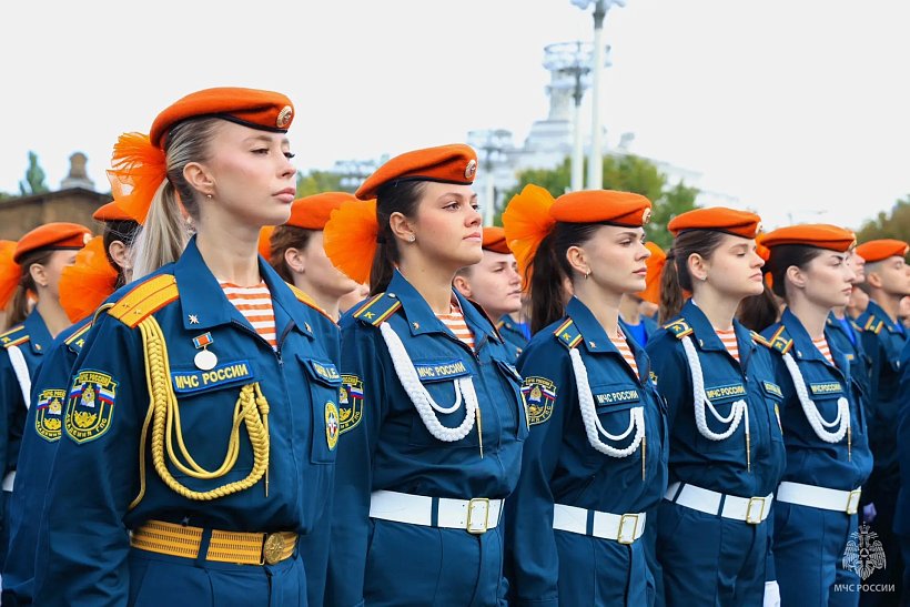 В Москве первокурсники Академии ГПС МЧС России приняли Присягу