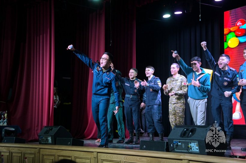 В Академии состоялись игры команд «Клуба веселых и находчивых»