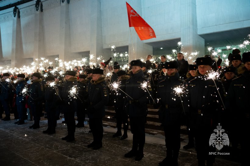 Курсанты Академии почтили подвиг ленинградцев