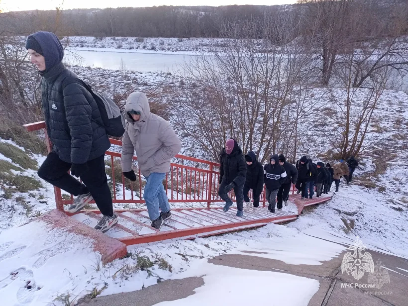 Поисковики Академии провели пеший поход