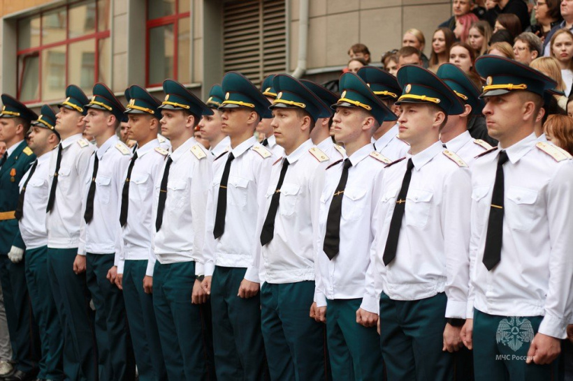 В Академии ГПС МЧС России состоялся выпуск молодых специалистов
