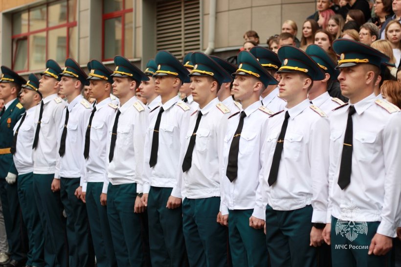 В Академии ГПС МЧС России состоялся выпуск молодых специалистов