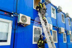  Курсанты Академии ликвидировали условный пожар в Геленджике