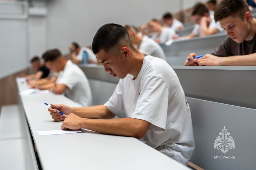 В Академии продолжаются вступительные испытания для абитуриентов, поступающих на базе среднего профессионального образования