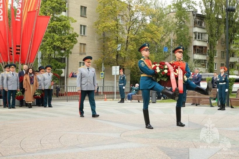 Личный состав Академии принял участие в церемонии возложения цветов в дань памяти воинам Великой Отечественной войны