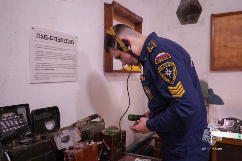 Курсанты вуза в рамках выездного занятия посетили защитное сооружение гражданской обороны