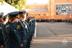 В Академии прошла торжественная линейка, посвященная Дню знаний