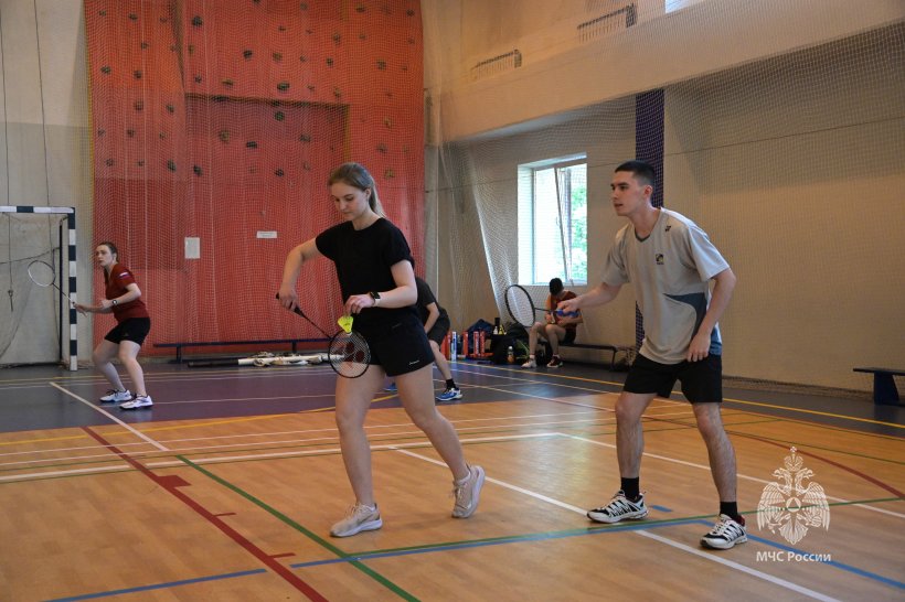 В Академии состоялись соревнования по бадминтону