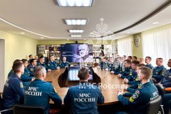 Правнучка маршала Жукова встретилась с обучающимся вузов МЧС России 