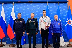 В МЧС России наградили спортсменов-юниоров по пожарно-спасательному спорту