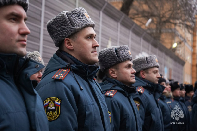 На плацу состоялось ежемесячное построение постоянного и переменного состава Академии