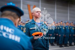 Символ чести и ответственности: курсантам вручили оранжевые береты