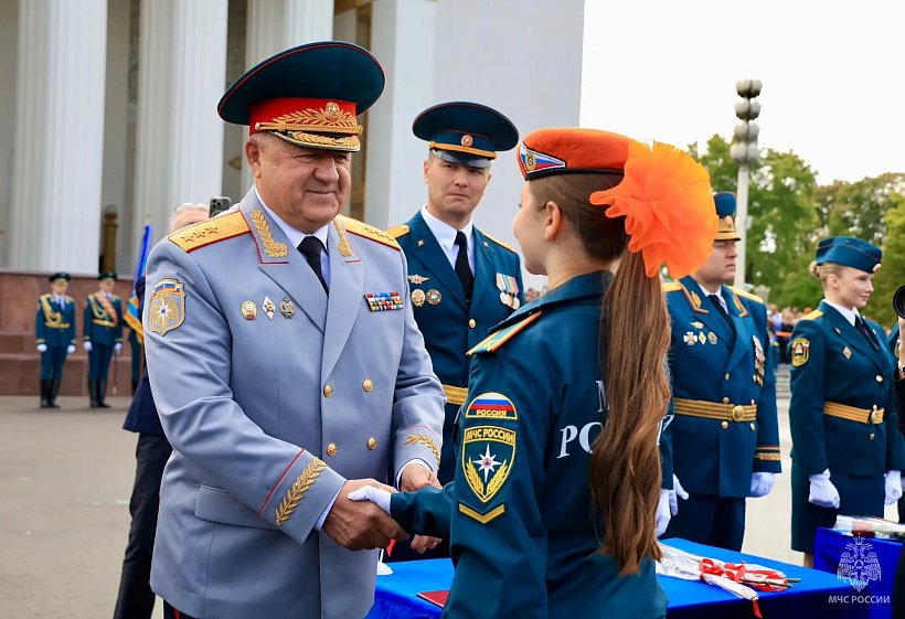 В Москве первокурсники Академии ГПС МЧС России приняли Присягу