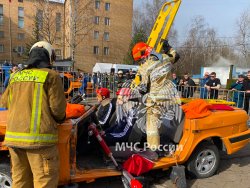 Будущие спасатели приняли участие в соревнованиях на звание «Лучшая команда МЧС России по проведению аварийно-спасательных работ» 