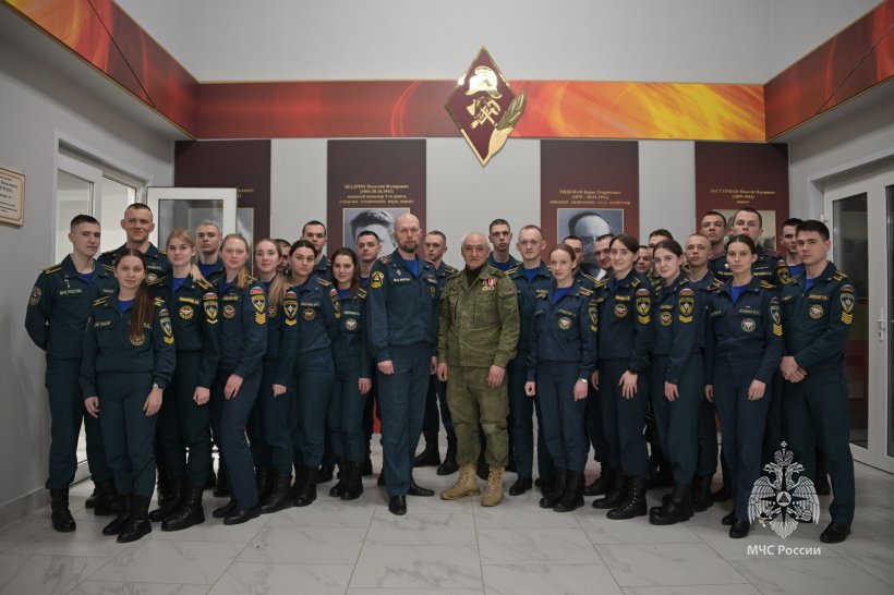 Личный состав Академии встретился с руководителем Республиканского поискового объединения «Донбасс», военным историком и боевым офицером Александром Мальцевым