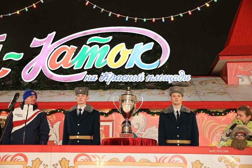 Спасатели МЧС России и МЧС Беларуси встретились на льду