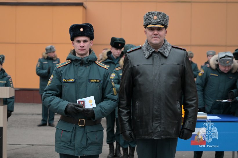 На плацу состоялось ежемесячное построение постоянного и переменного состава Академии